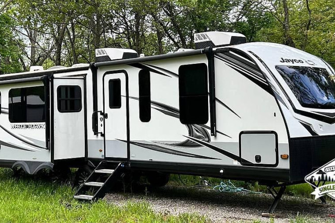 2023 White Hawk 32RL