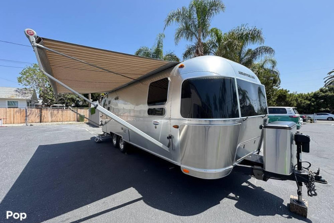 2019 International Serenity 27 FB Queen
