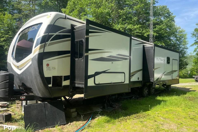 2021 Outback 328RL