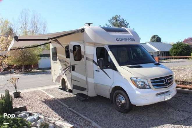 2018 Compass 24TX