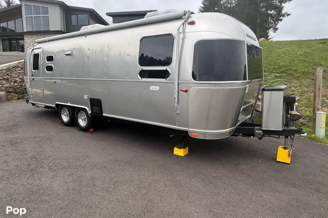 2022 Flying Cloud 27FB Queen