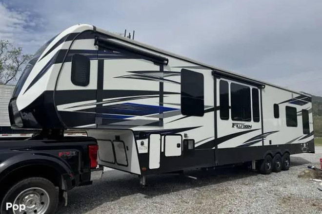 2018 Fuzion 424