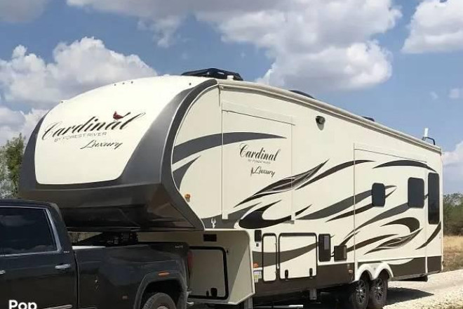 2019 Cardinal Luxury 3250RLX