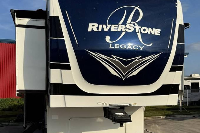 2024 Riverstone Legacy 421FK