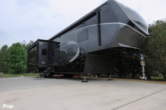2017 Luxe 38RLS