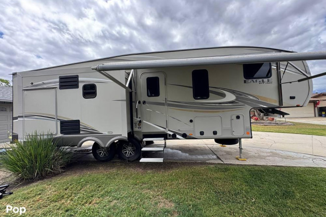 2019 Eagle 28.5RSTS
