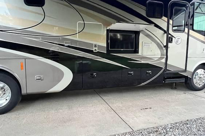 2015 Open Road 32SA