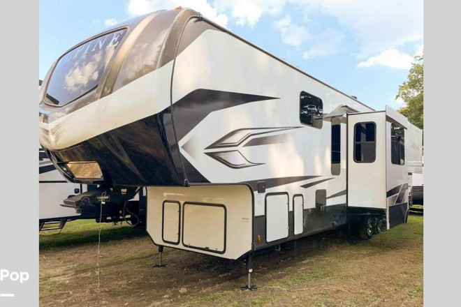 2022 Alpine 3790FK