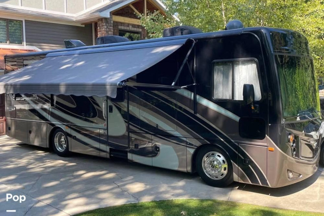 2019 Pace-Arrow 33D