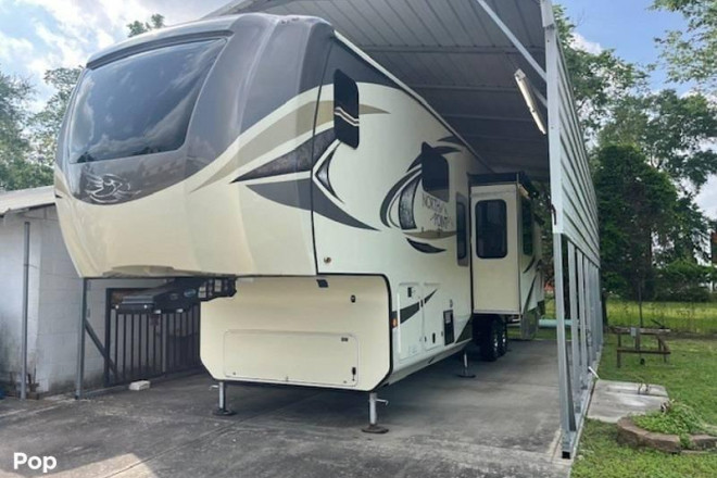 2019 North Point 383FKWS