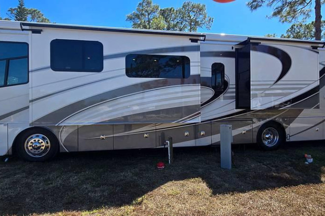 2024 Discovery LXE 40M