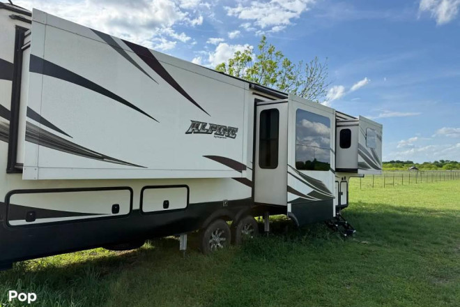 2017 Alpine 3660FL