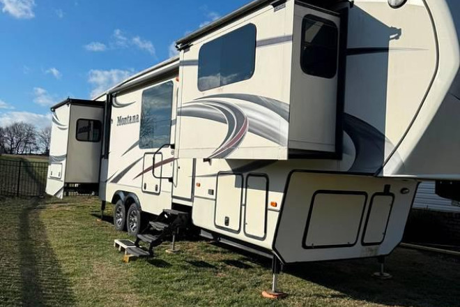 2014 Montana 3850 FL