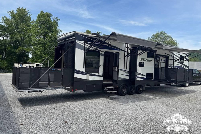 2018 Fuzion 424