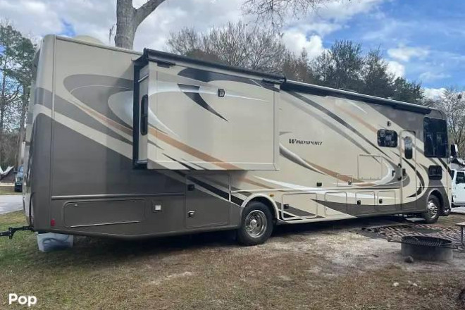 2019 Windsport 35M