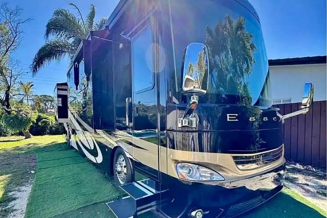 2015 Essex 4503