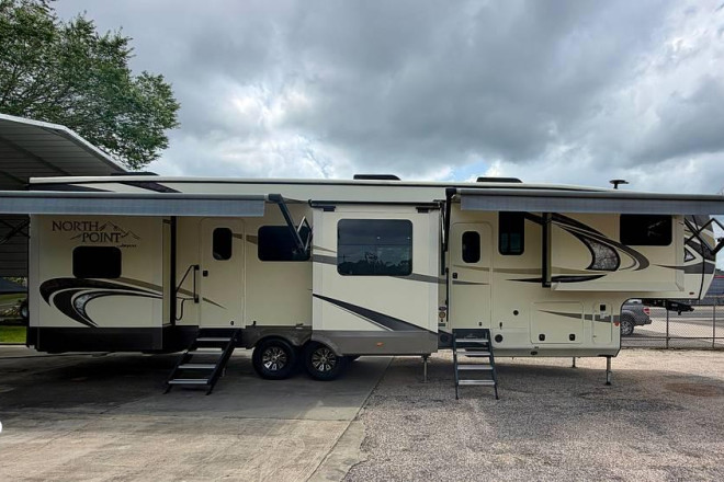 2019 North Point 383FKWS