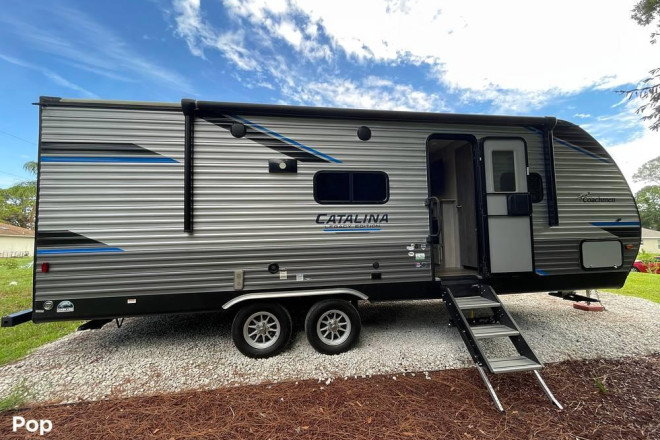 2022 Catalina Legacy Edition 243RBS