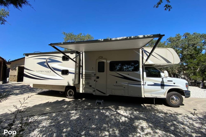 2016 Leprechaun 320BH
