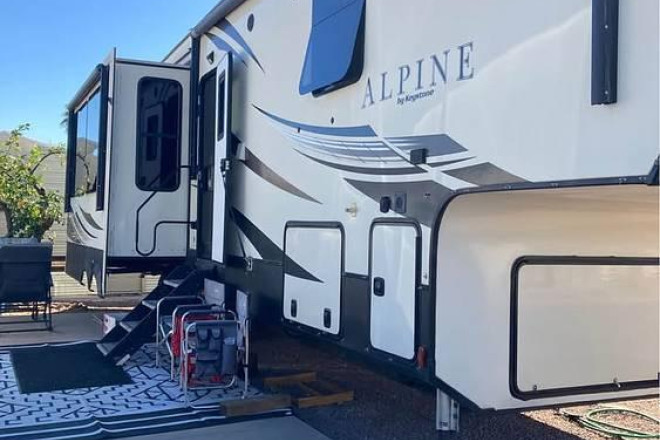 2018 Alpine 3651 RL