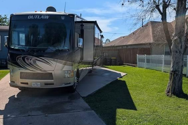 2016 Outlaw 38RE