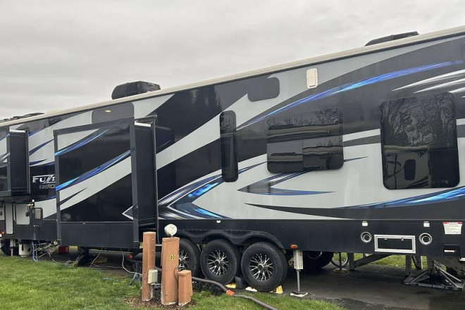 2016 Fuzion Chrome 422
