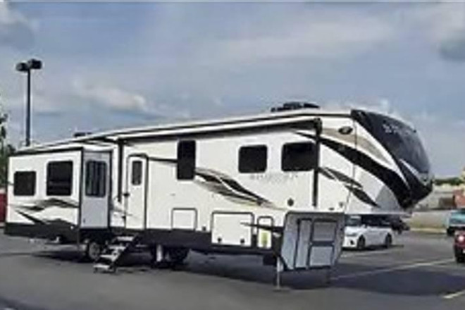 2021 Bighorn Traveler 39MB