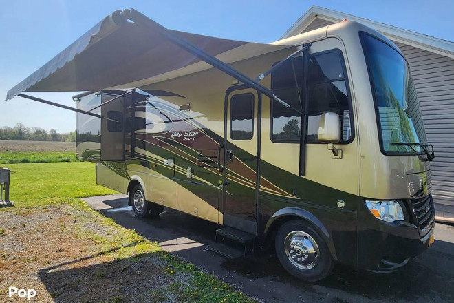 2016 Bay Star Sport 2702