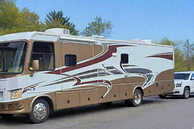 2010 Challenger 371