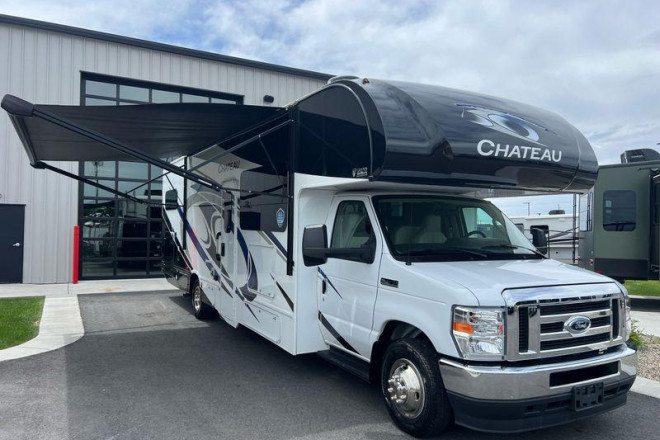 2023 Chateau 31E