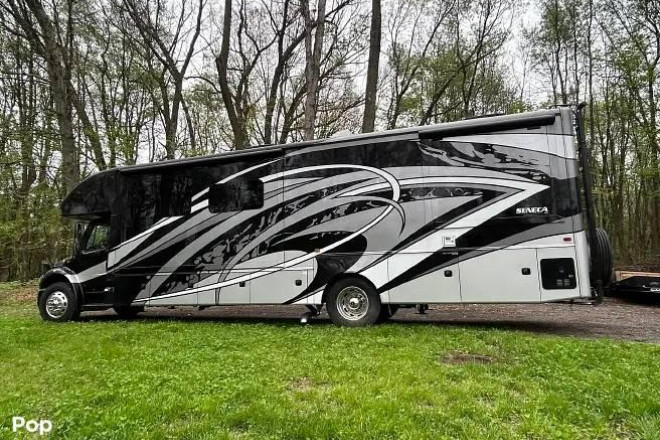 2021 Seneca 37L