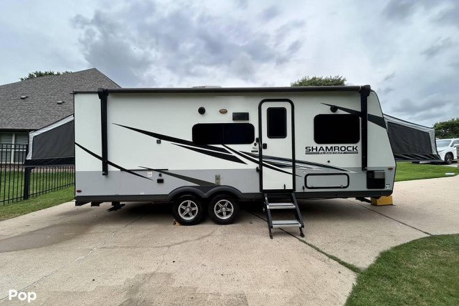 2021 Shamrock 233S