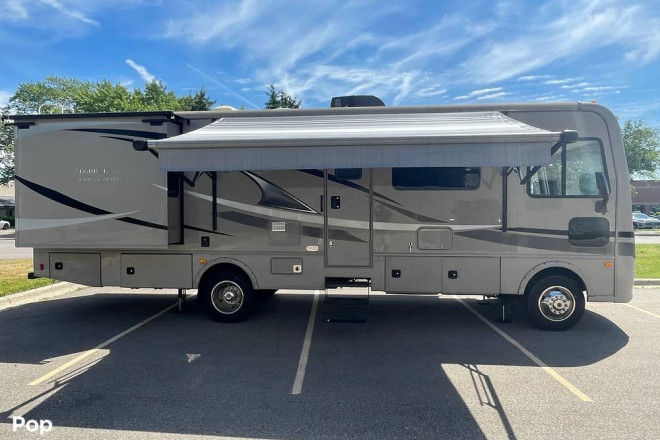 2016 Admiral XE Series M-31W