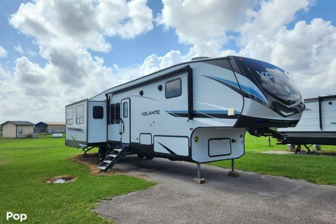 2021 Volante 370BR