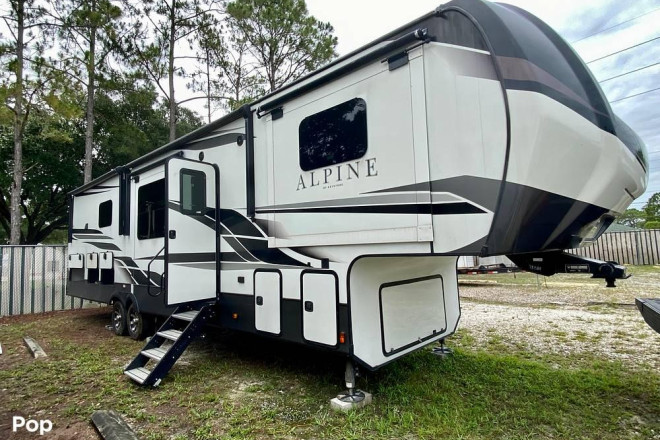 2021 Alpine 3700FL