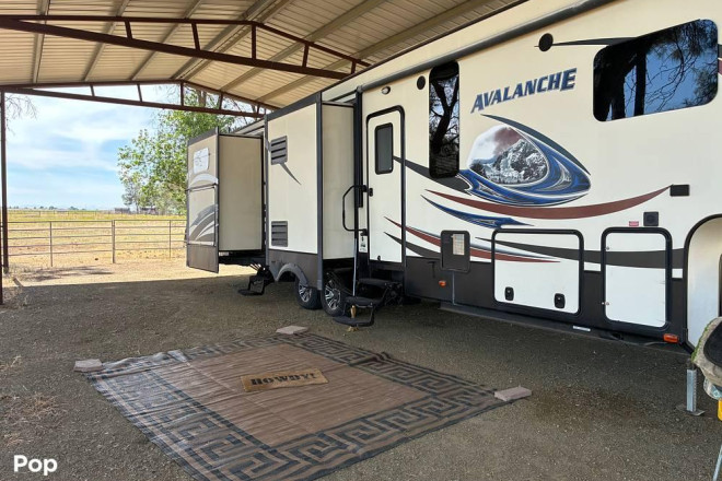 2015 Avalanche 361TG