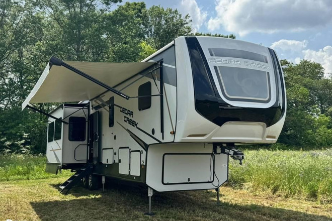 2021 Cedar Creek 377BH
