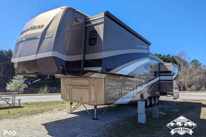 2013 Champagne 38LKRSB HitchHiker