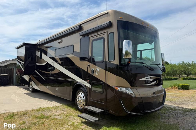 2022 Allegro Red 38LL