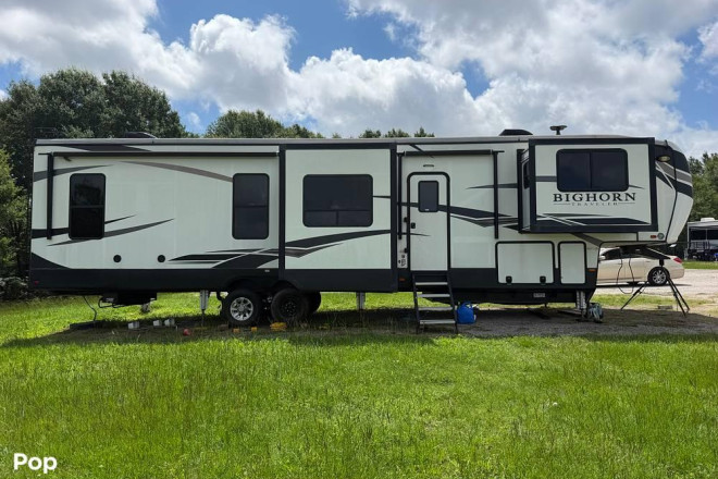 2020 Bighorn Traveler 39FL