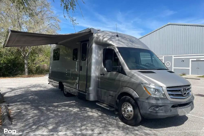 2015 Platinum II 241XLSQ