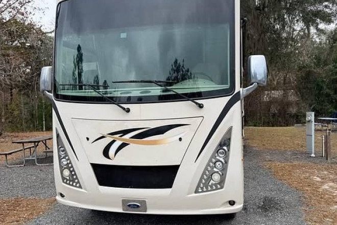 2017 Windsport 34F