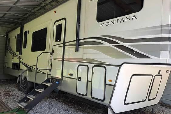 2022 Montana 3763BP