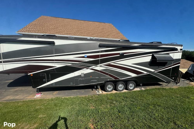 2019 Mobile Suites 44 Memphis