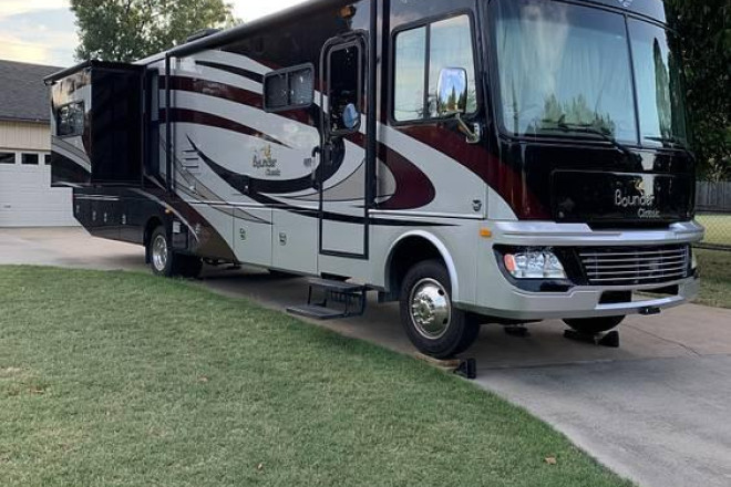 2011 Bounder Classic M-36R Ford