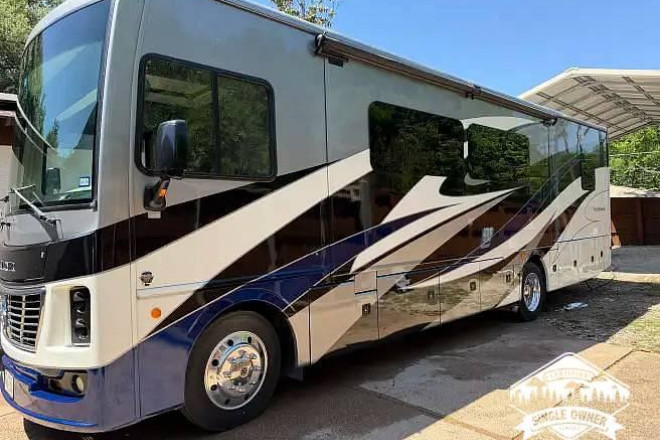 2019 Vacationer 33C