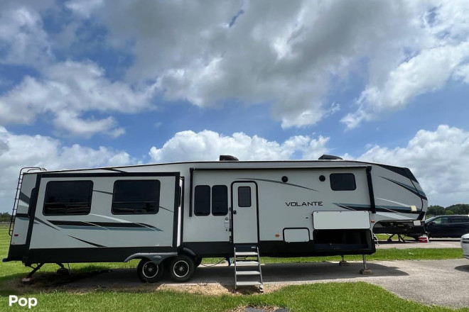2021 Volante 370BR
