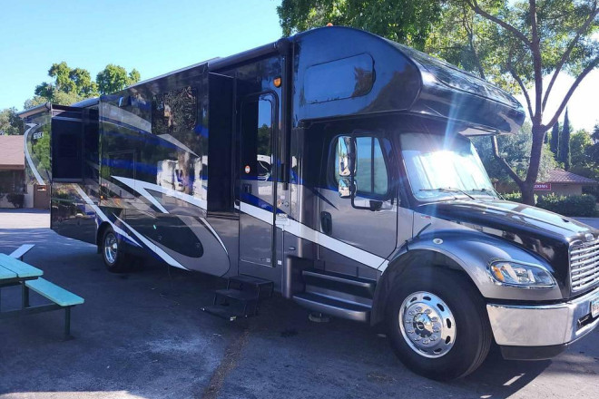 2018 Seneca 37TS