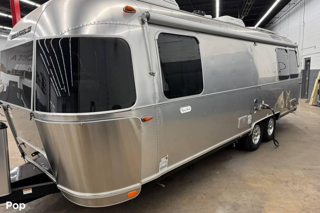 2022 Flying Cloud 27FB Queen