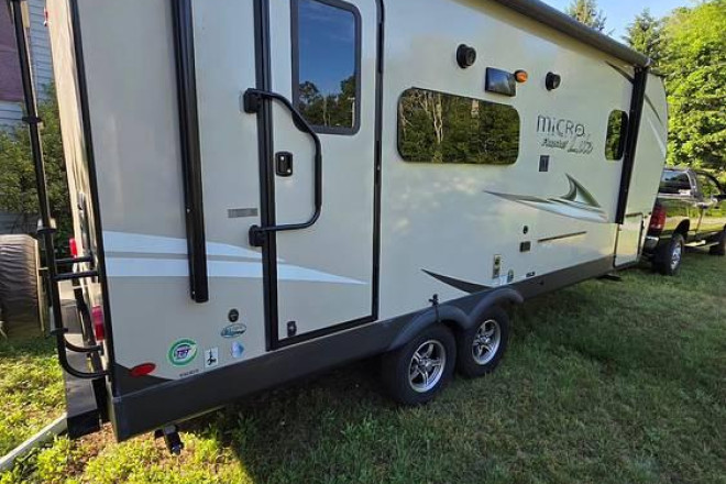 2021 Micro Lite 22FBS